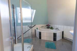 Wohnen mit Villenflair – hochwertige Dachgeschosswohnung mit Balkon in Villingen – Die vollständige Adresse der Immobilie erhältst du vom Anbieter., 78050 Villingen, Villingen-Schwenningen – Vorschaubild 34