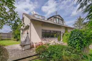 Attraktives EFH mit Garage und Garten in bester Wohnlage! – Kelheim (Kreis) – Vorschaubild 1