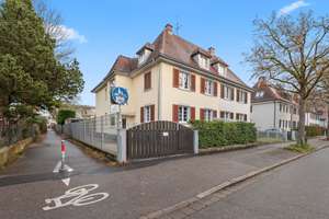 Attraktives Mehrfamilienhaus mit schönem Grundstück in Freiburg-Waldsee – Die vollständige Adresse der Immobilie erhältst du vom Anbieter., 79117 Waldsee, Freiburg im Breisgau – Vorschaubild 2
