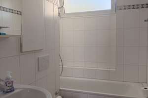 Absolut zentral!  Lichtdurchflutete 2-Zimmer-Wohnung mit neuer Einbauküche! – 60311 Altstadt, Frankfurt am Main – Vorschaubild 4