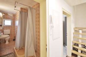 Reihenmittelhaus mit zwei Wohnungen und großzügigem Garten in guter Wohnlage – Die vollständige Adresse der Immobilie erhältst du vom Anbieter., 76131 Rintheim, Karlsruhe – Vorschaubild 9