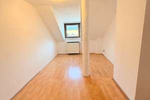 Dachgeschosswohnung mit Renovierungsbedarf und viel Potenzial in Maxvorstadt-München – Die vollständige Adresse der Immobilie erhältst du vom Anbieter., 80798 Josephsplatz, München – Vorschaubild 5