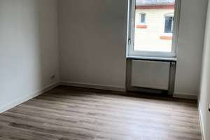 Gut geschnittene 2­ Zimmer ­ Wohnung mit Stellplatz im Hof ! – Am Schloßpark 102, 65203 Biebrich, Wiesbaden – Vorschaubild 8