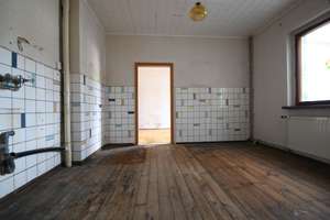Solides Familienhaus mit großem Garten und Sanierungsbedarf – Feuerbachstraße 17, 6847 Kochstedt, Dessau-Roßlau – Vorschaubild 11