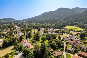 Großzügig, zentral, rustikal: Einmaliges Landhaus auf idyllischem Parkgrundstück – Bad Tölz-Wolfratshausen (Kreis) – Vorschaubild 5