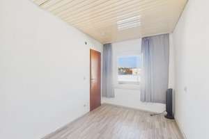 Stuttgart-West: 3 helle Zimmer mit großzügigem Balkon, ruhiger Lage & Gestaltungspotenzial – Die vollständige Adresse der Immobilie erhältst du vom Anbieter., 70176 Rosenberg, Stuttgart – Vorschaubild 3