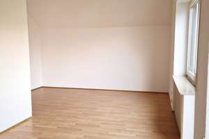 Schöne 2-Zimmer-DG-Wohnung in Bonn / Bad Godesberg mit neuem Bad, Einbauküche, Balkon und Stellplatz – Die vollständige Adresse der Immobilie erhältst du vom Anbieter., 53179 Rüngsdorf, Bonn – Vorschaubild 9