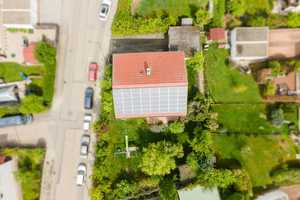 Ihr neues Zuhause in Ziegetsdorf - Modernisiertes Zweifamilienhaus mit Gartenparadies und PV-Anlage! – Regensburg – Vorschaubild 3