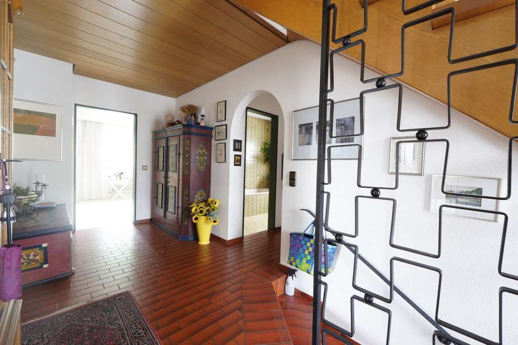 Immobilie in Warthausen - Ihr Traumhaus mit Wintergarten und viel Platz für die Familie - Bild 3