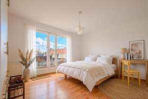 GANZ OBEN – GEMÜTLICHE MAISONETTE – BEZUGSFREI – DUSCHBAD MIT FENSTER – TG-PARKER – 1219 Strehlen, Dresden – Vorschaubild 6