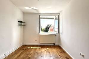 Bezugsfreie, exklusive 4-Zimmer-Maisonette mit Balkon, Kamin & Garage - 7 min zur Tram in Göggingen! – Habsburgstraße 15, 86199 Göggingen-Süd, Augsburg – Vorschaubild 3