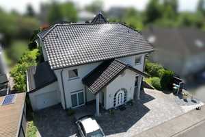 Asbach: Stilvolles Mehrgenerationenhaus – Mit Türmchen und Gartenparadies – Neuwied (Kreis) – Vorschaubild 2