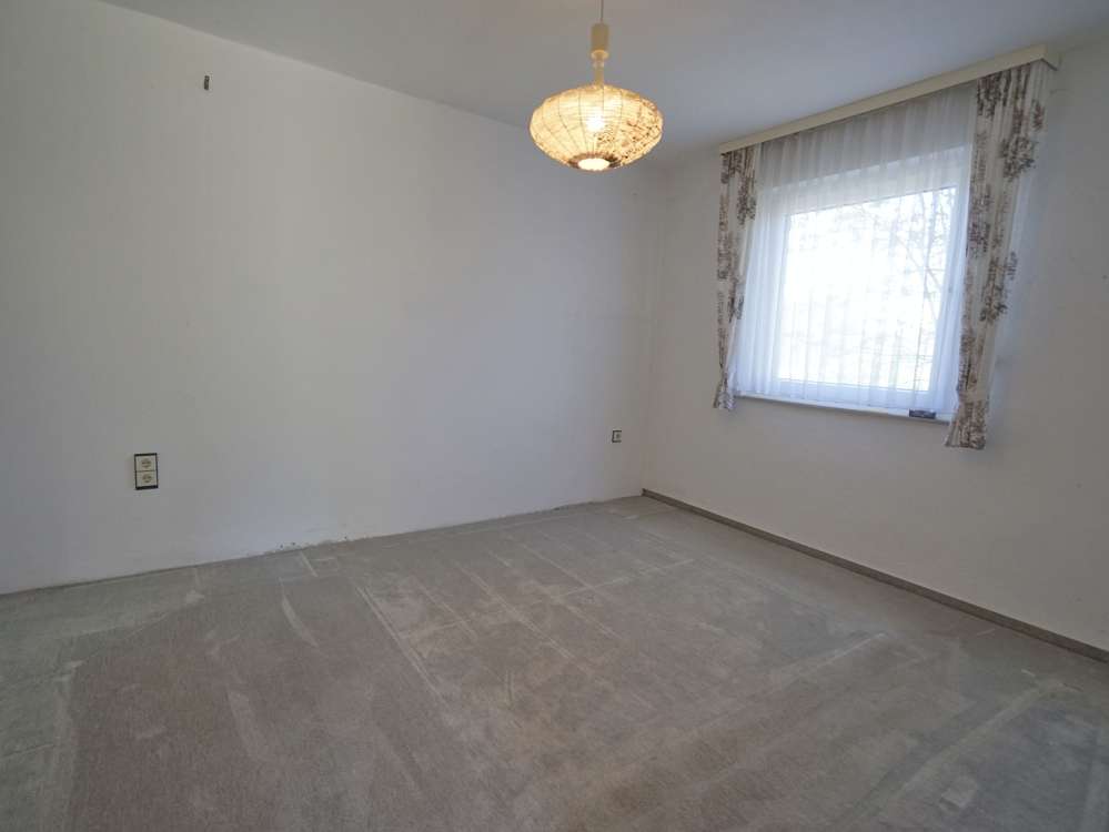 Immobilie in Bestwig - Ihr Familiennest in ruhiger Lage – Doppelhaushälfte mit Charme und Gestaltungsspielraum - Bild 0