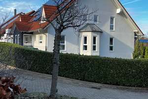 Lichtdurchflutetes Haus mit großem Garten