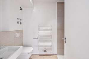 Stilvolle Maisonettewohnung in ruhiger Bestlage – lichtdurchflutet, modern und sofort bezugsbereit – Die vollständige Adresse der Immobilie erhältst du vom Anbieter., 22589 Sülldorf, Hamburg – Vorschaubild 7