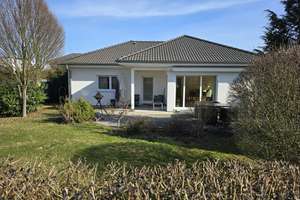 Verkauft! 
Ihr Traumhaus in bester Lage: 
Exklusiver Bungalow mit 
charmantem Garten in Kladow