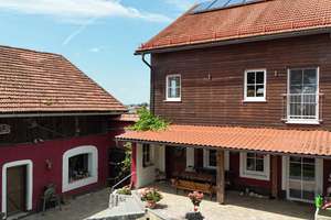 Einzigartiges Anwesen mit großzügigem 2-Familienhaus, Gewerbeeinheit und Möglichkeit zur Tierhaltung – Die vollständige Adresse der Immobilie erhältst du vom Anbieter., 84181 Neufraunhofen – Vorschaubild 2