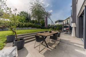 Souveränes Wohnen: Modernes Einfamilienhaus in einer der besten Lagen (Erbpacht)