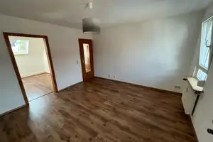 Exklusive, sanierte 2-Zimmer-Wohnung mit EBK in Stuttgart – Stuttgart – Vorschaubild 3