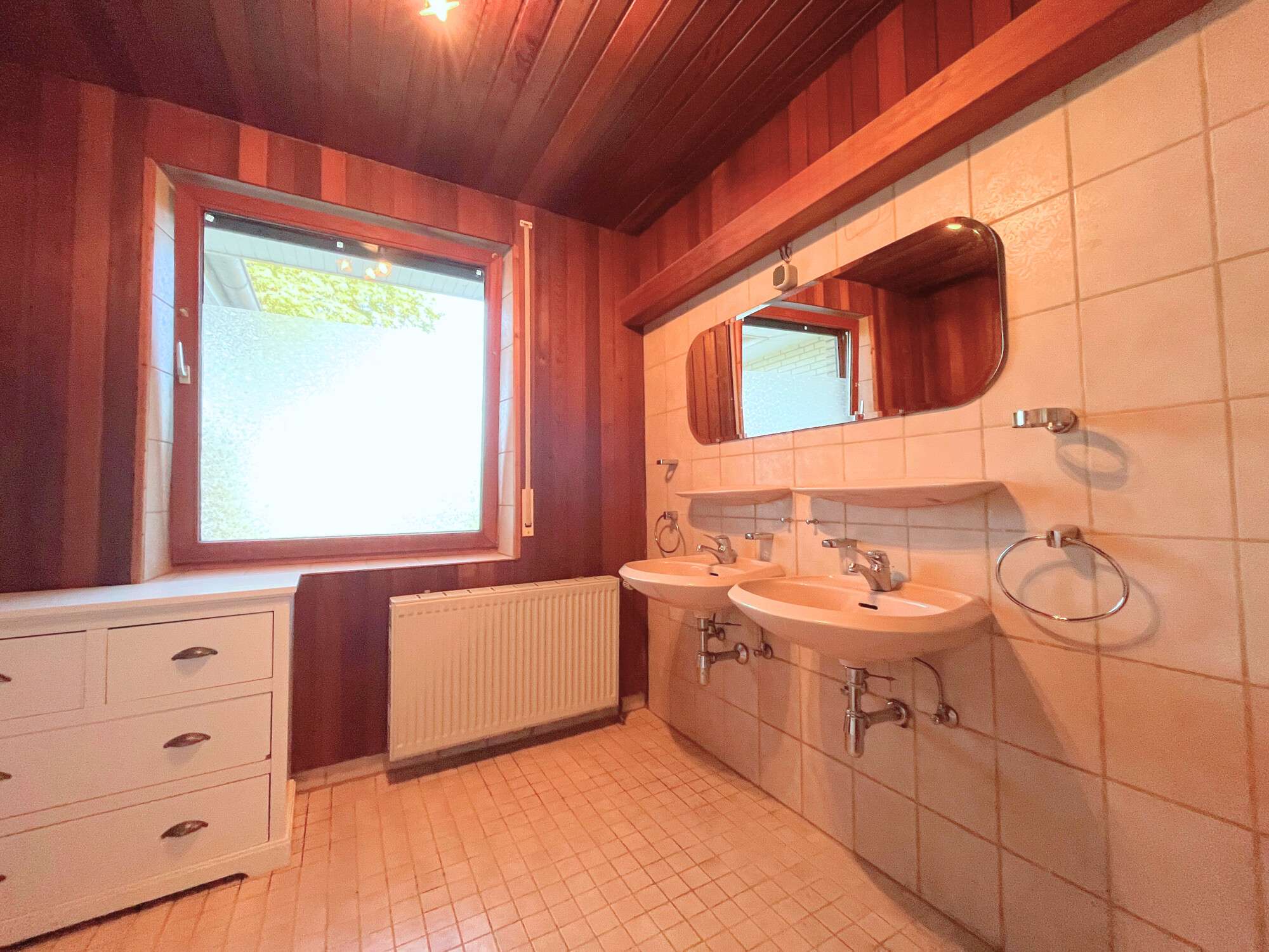 Immobilie in Friesoythe - Ruheoase mit viel Platz: Großes Einfamilienhaus & Einliegerwohnung auf ca. 1.023 m² Grundstück - Bild 0