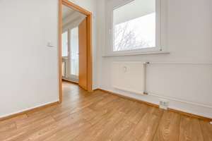 Single-Bude mit Einbauküche & Dusche & Balkon & Aufzug – Wilhelm-Firl-Straße 28, 9122 Markersdorf, Chemnitz – Vorschaubild 10