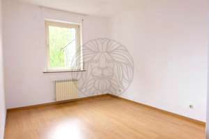 Frankfurt Heddernheim! Zweifamilienhaus mit Garage und Nebengebäude. – Die vollständige Adresse der Immobilie erhältst du vom Anbieter., 60439 Niederursel, Frankfurt am Main – Vorschaubild 2