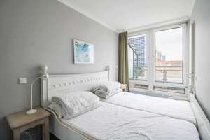 Wohnen über den Dächern Berlins mit Blick auf den Fernsehturm, Concierge Service & TG-Stellplatz – 10117 Mitte (Ortsteil), Berlin – Vorschaubild 3