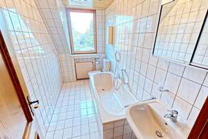 Gut aufgeteiltes Zweifamilienhaus mit großer Doppelgarage und großem Grundstück – Burgweg 34, 51371 Rheindorf, Leverkusen – Vorschaubild 25