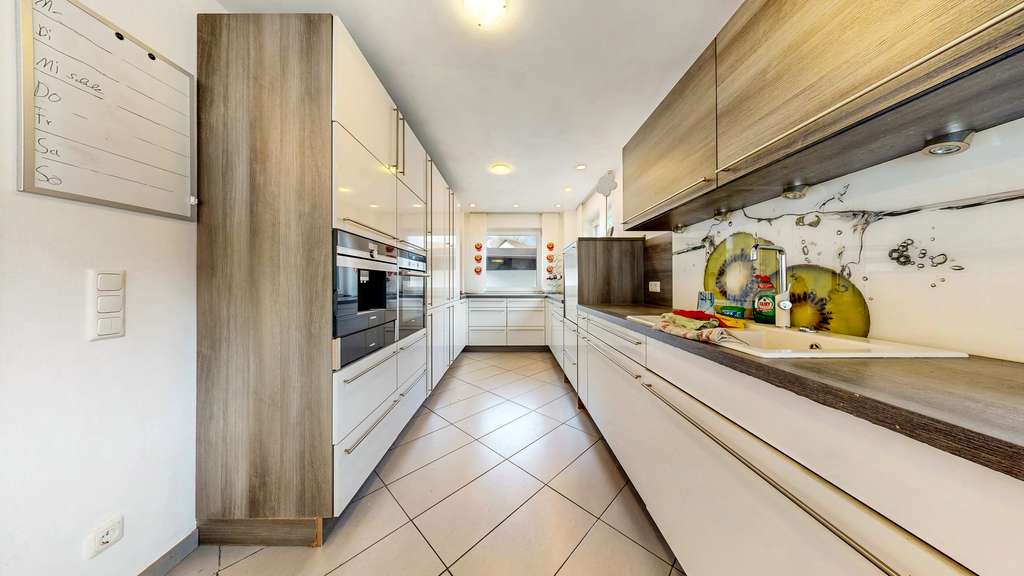 Immobilie in Eckental - IMMOPARTNER - GROSSZÜGIGES HAUS MIT TRAUMHAFTEN GARTEN IN ECKENTAL - Bild 1