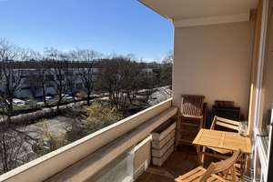 Helles Möbliertes 1-Zimmer-Apartment mit Süd-Loggia & Parkplatz – Regina-Ullmann-Straße 20, 81927 Johanneskirchen, München – Vorschaubild 2
