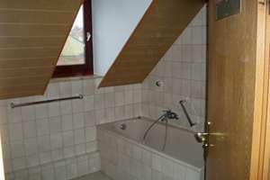 Helle 2-Zimmer Dachgeschosswohnung in Wiesbaden-Biebrich – Die vollständige Adresse der Immobilie erhältst du vom Anbieter., 65203 Biebrich, Wiesbaden – Vorschaubild 6