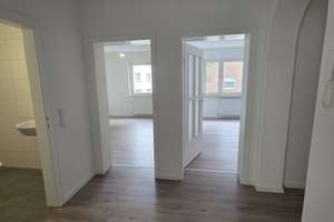 Frisch sanierte zwei Zimmer Wohung mit modernem Badezimmer ! – Alsenstraße 15, 42103 Elberfeld, Wuppertal – Vorschaubild 13