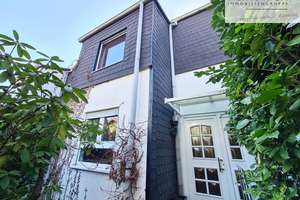 Ihr neues Zuhause in Harleshausen mit Garten, Ausblick und Sauna in ruhiger Lage – Die vollständige Adresse der Immobilie erhältst du vom Anbieter., 34128 Harleshausen, Kassel – Vorschaubild 1