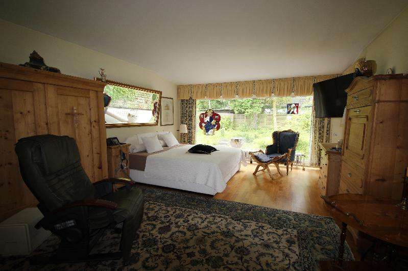 Immobilie in Rheinbreitbach - Einfamilienhaus mit Top-Ausstattung 2 Bäder ruhiger Lage Garten Garage Carport schöne Au - Bild 1