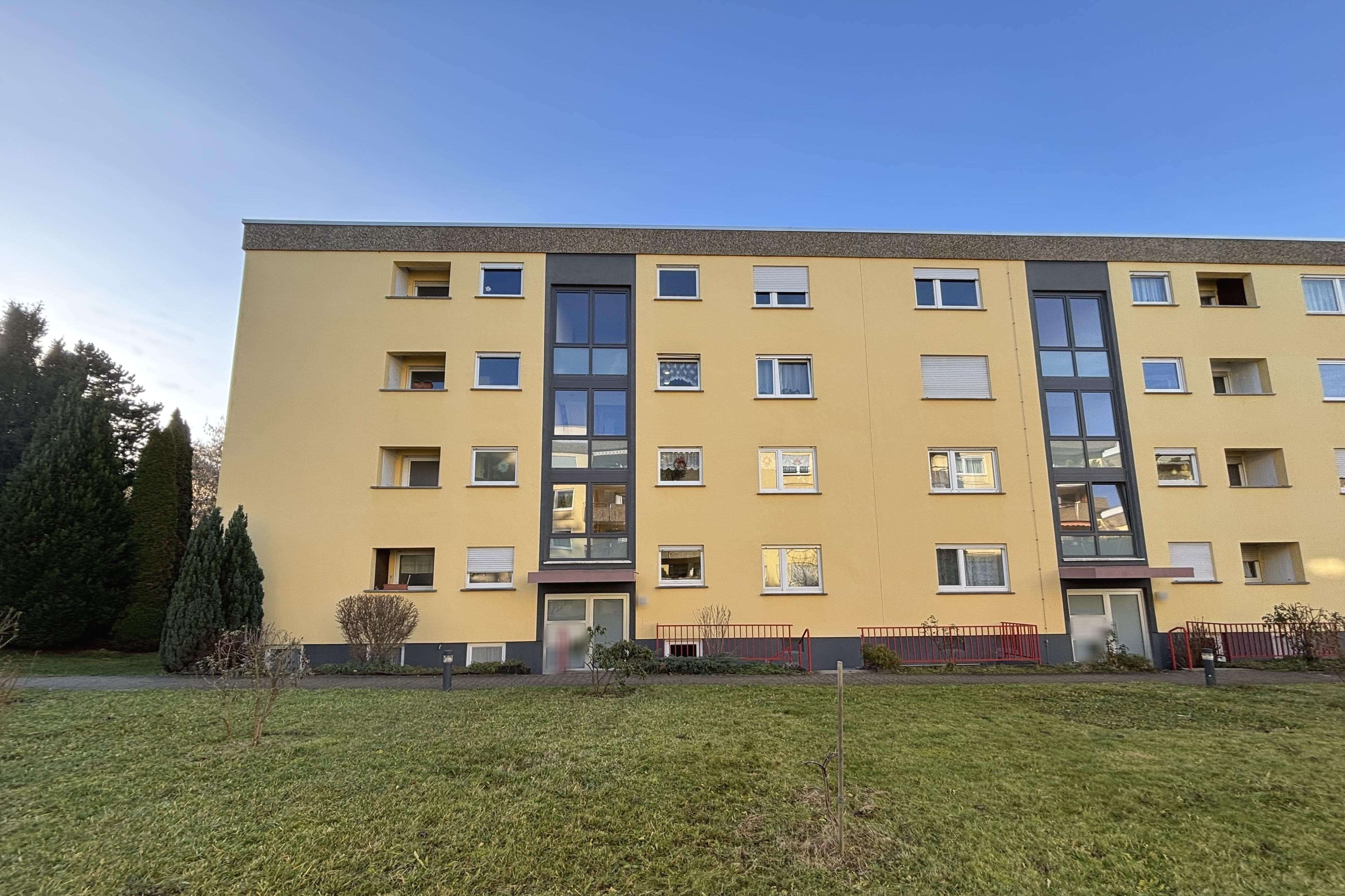 Sofort frei! Renovierungsbedürftige 2-Zi.-Whg. mit Balkon und Stellplatz in ruhiger Lage!, Stuttgart – Bild 1