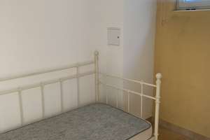 Moderne 2,5-Zimmer-Souterrainwohnung mit hochwertiger Einbauküche und sonniger Terrasse – Die vollständige Adresse der Immobilie erhältst du vom Anbieter., 81249 Lochhausen, München – Vorschaubild 10
