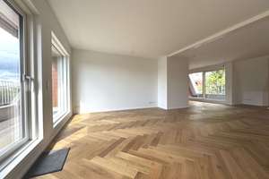 PROVISIONSFREIER VERKAUF ! TOLLE SEHR HELLE NEUE DACHGESCHOSSWOHNUNG MIT TERRASSEN U. LIFT IN P´BERG – John-Schehr-Str. 4, 10405 Prenzlauer Berg, Berlin – Vorschaubild 2