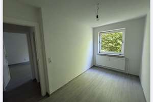 Frisch renovierte 3-Zimmer-Wohnung – sofort bezugsbereit in beliebter Lage von Salzgitter-Thiede – Breslauer Straße 50, 38239 Thiede, Salzgitter – Vorschaubild 3