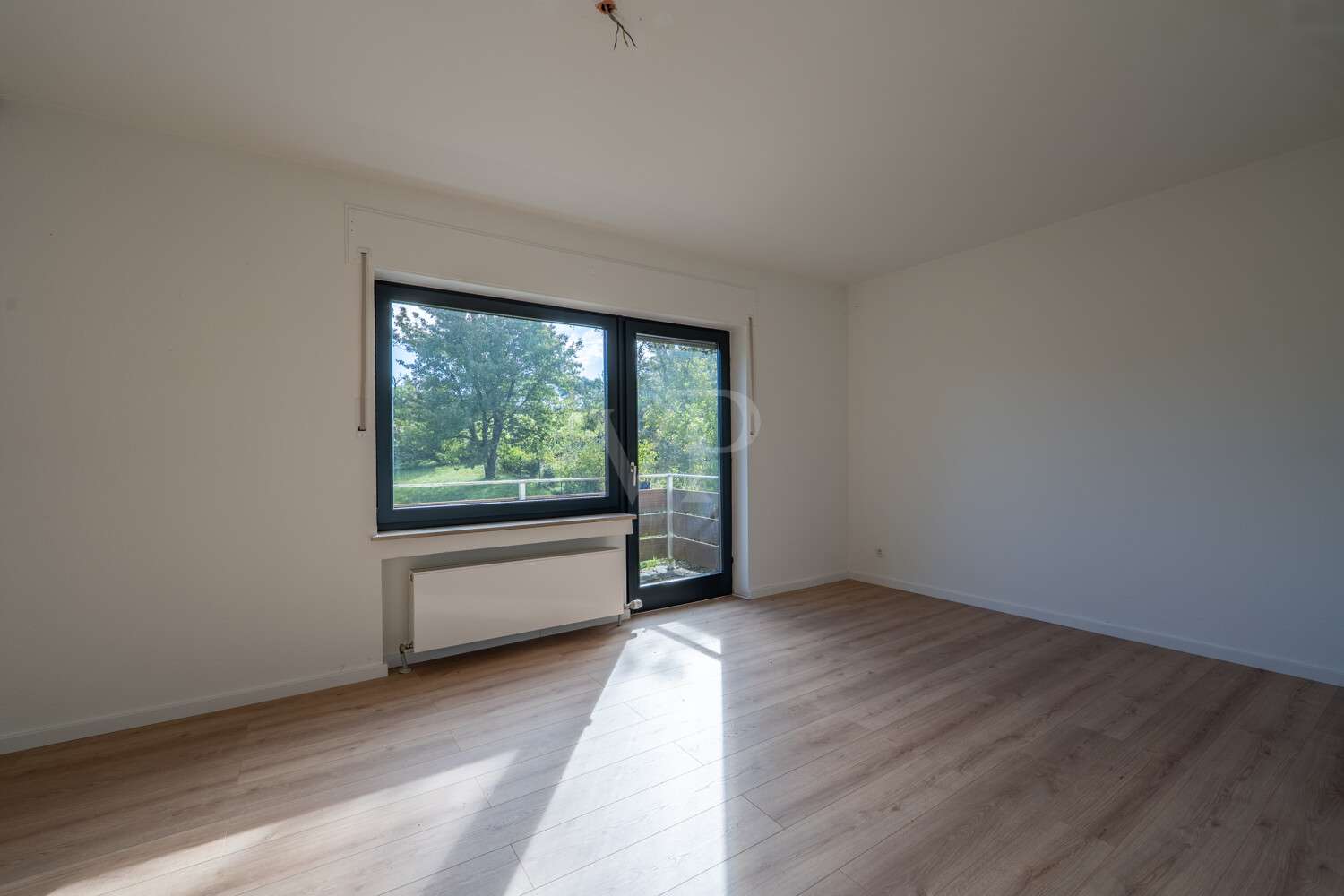 Immobilie in Simmern - Renoviertes Einfamilienhaus mit Einliegerwohnung in idyllischer Ortsrandlage - Bild 0