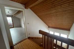 Geräumiges Wohnhaus mit großem Garten und Balkon in Ergolding – Die vollständige Adresse der Immobilie erhältst du vom Anbieter., 84030 Ergolding – Vorschaubild 13
