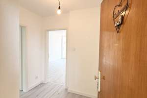 Sonnige 3,5 Zimmer mit Süd-Loggia *Aufzug *Panoramafenster *2x Home Office *Energiekl. E – Barbarossastraße 49, 41063 Gladbach, Mönchengladbach – Vorschaubild 2