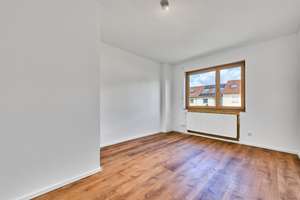 ONLY 10 MINUTES TO CLAY! Approx. 150 m² townhouse with 5-room, 4-bed, garden + garage *Pets allowed* – Die vollständige Adresse der Immobilie erhältst du vom Anbieter., 55246 Mainz-Kostheim, Wiesbaden – Vorschaubild 12