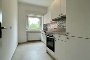 2-Zimmer Wohnung mit Balkon und Einbauküche – Jahnstraße 25, 12347 Britz, Berlin – Vorschaubild 3