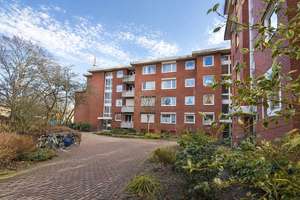 Viel Platz zum Ankommen: Tolle 4-Zimmer-Wohnung mit Süd-Balkon und TG-Stellplatz in HH-Poppenbüttel! – Die vollständige Adresse der Immobilie erhältst du vom Anbieter., 22399 Poppenbüttel, Hamburg – Vorschaubild 2