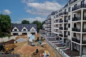 Modernes Townhouse auf 4 Ebenen mit Studio, Hobbyraum und TG-Stellplätzen *ab 01.02.26* – Hämmerlingstraße 132, 12555 Köpenick, Berlin – Vorschaubild 1