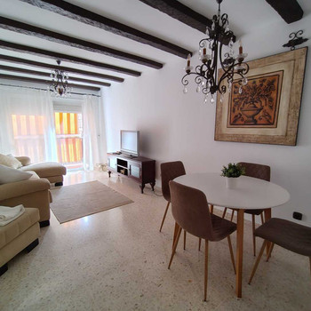 Geräumige und helle 3-Schlafzimmer-Wohnung in Los Ríos, Mijas, im zweiten Stock mit Aufzug. Verfügt 