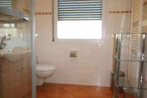 Gepflegtes Reihenmittelhaus mit 4,5 Zimmern in Düsseldorf-Hellerhof – Maximilian-Kolbe Straße 35, 40595 Hellerhof, Düsseldorf – Vorschaubild 14