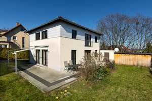 Einfamilienhaus mit bis zu 7 Wohnräumen im Dresdner Süd-Osten!