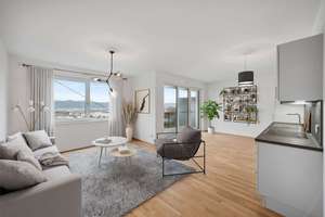 Jetzt profitieren: 1. Monat kaltmietfrei! Moderne 2-Zimmer-Wohnung mit Loggia in Trier-Feyen – Charles-Mannay-Straße 43, 54294 Feyen/Weismark, Trier – Vorschaubild 2