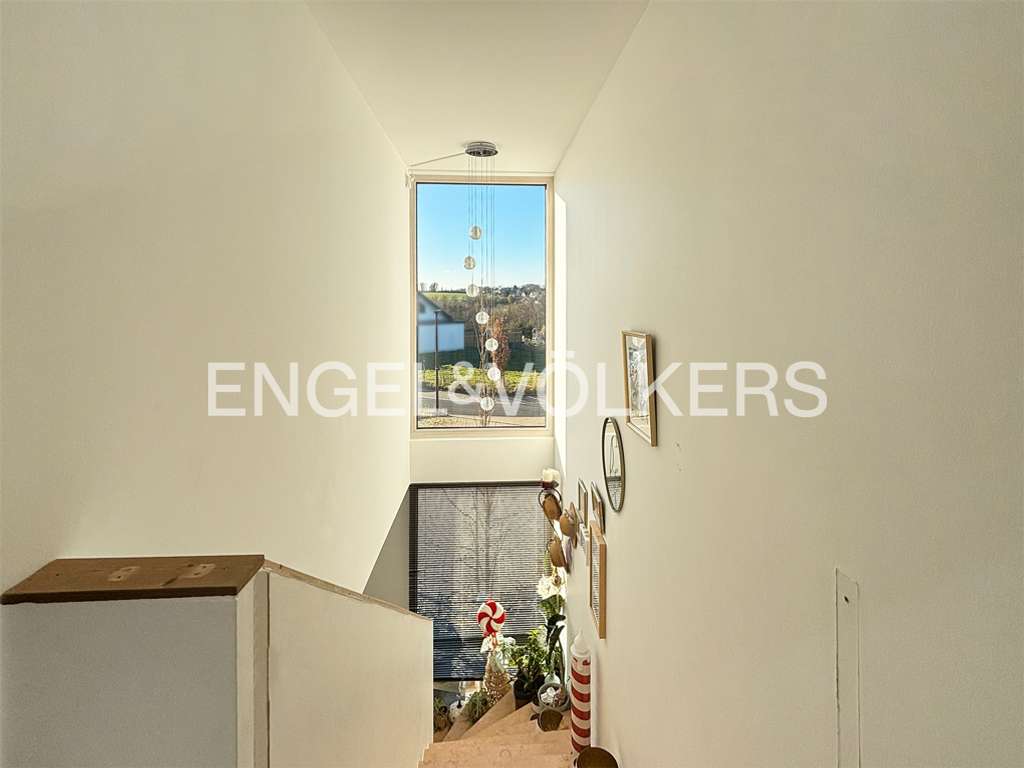 Immobilie in Pleckhausen - Großes Einfamilienhaus mit Doppelgarage in guter Lage - Bild 3